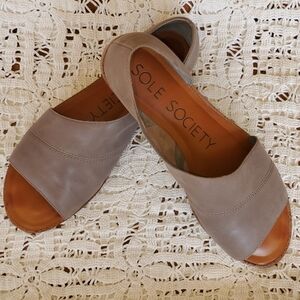 Sole Society Women's Taupe Slip-on Open-toe Flats Size 8M